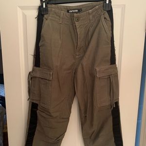 Adaptation H/W cargos with silk stripe detail.